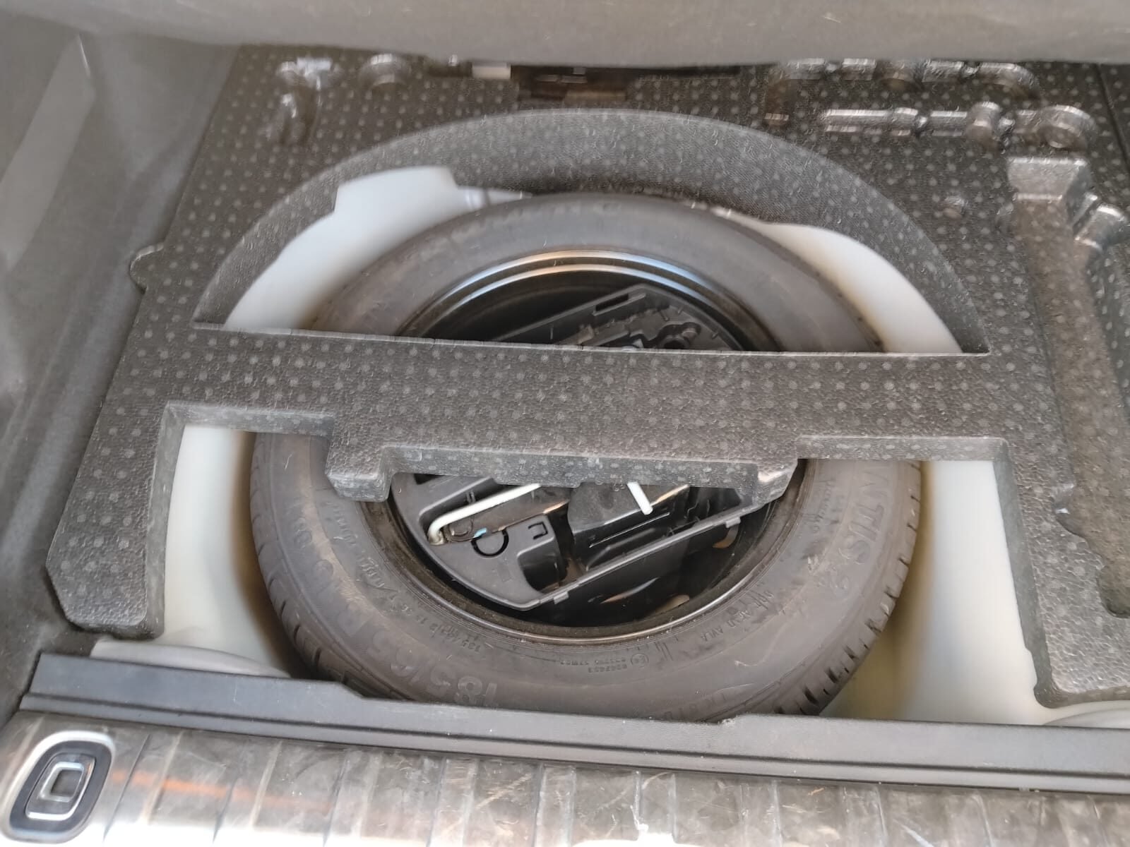 PEUGEOT 2008 Turbo gasolina automático 2018