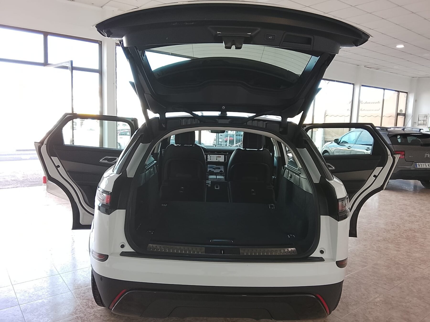 LAND-ROVER Range Rover Velar Automático Hibrido Diesel 