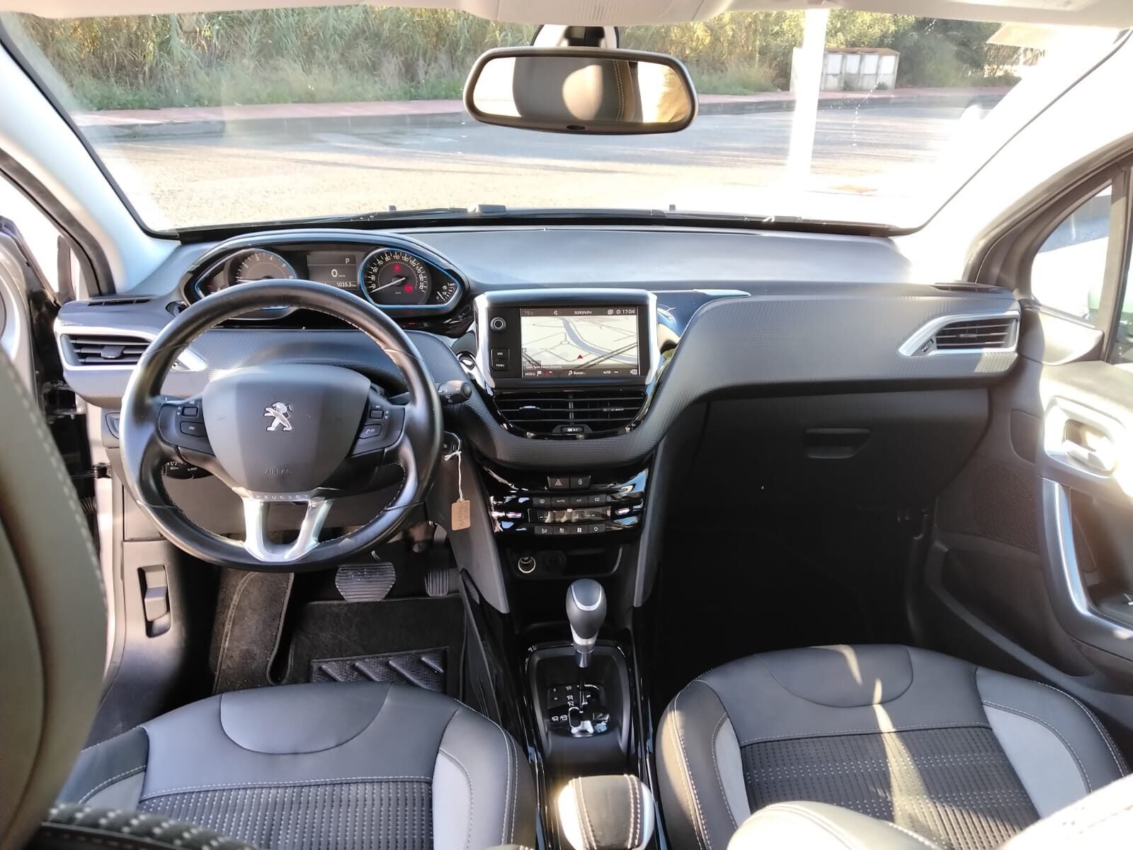 PEUGEOT 2008 Turbo gasolina automático 2018