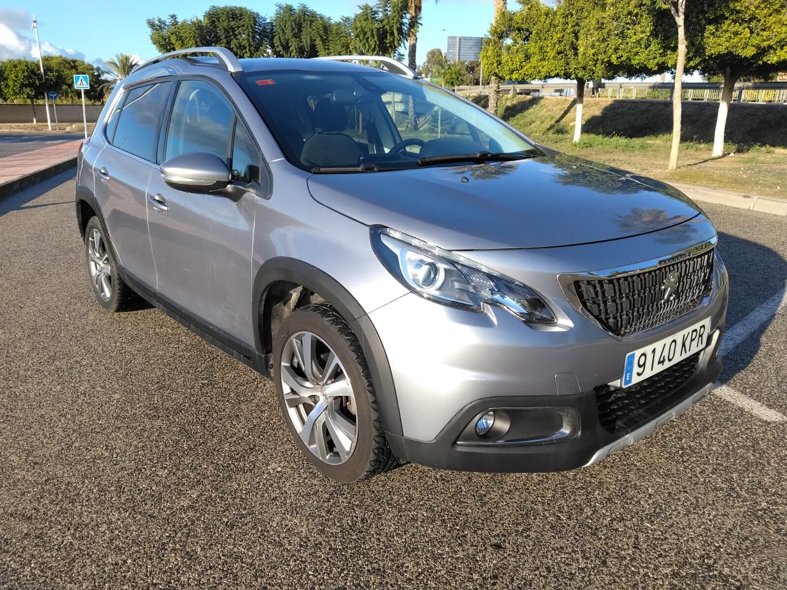 PEUGEOT 2008 Turbo gasolina automático 2018