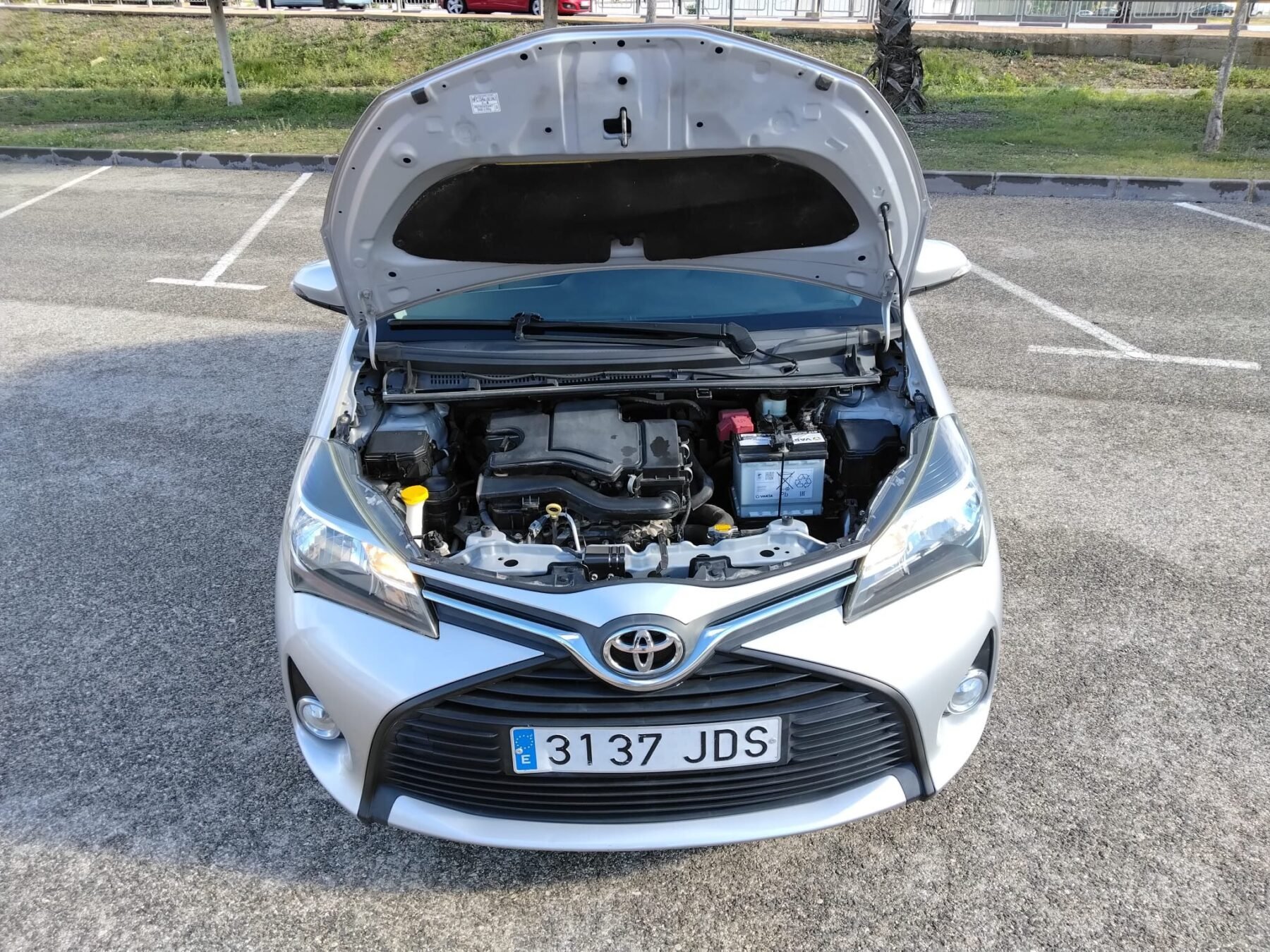 TOYOTA Yaris manual 2015