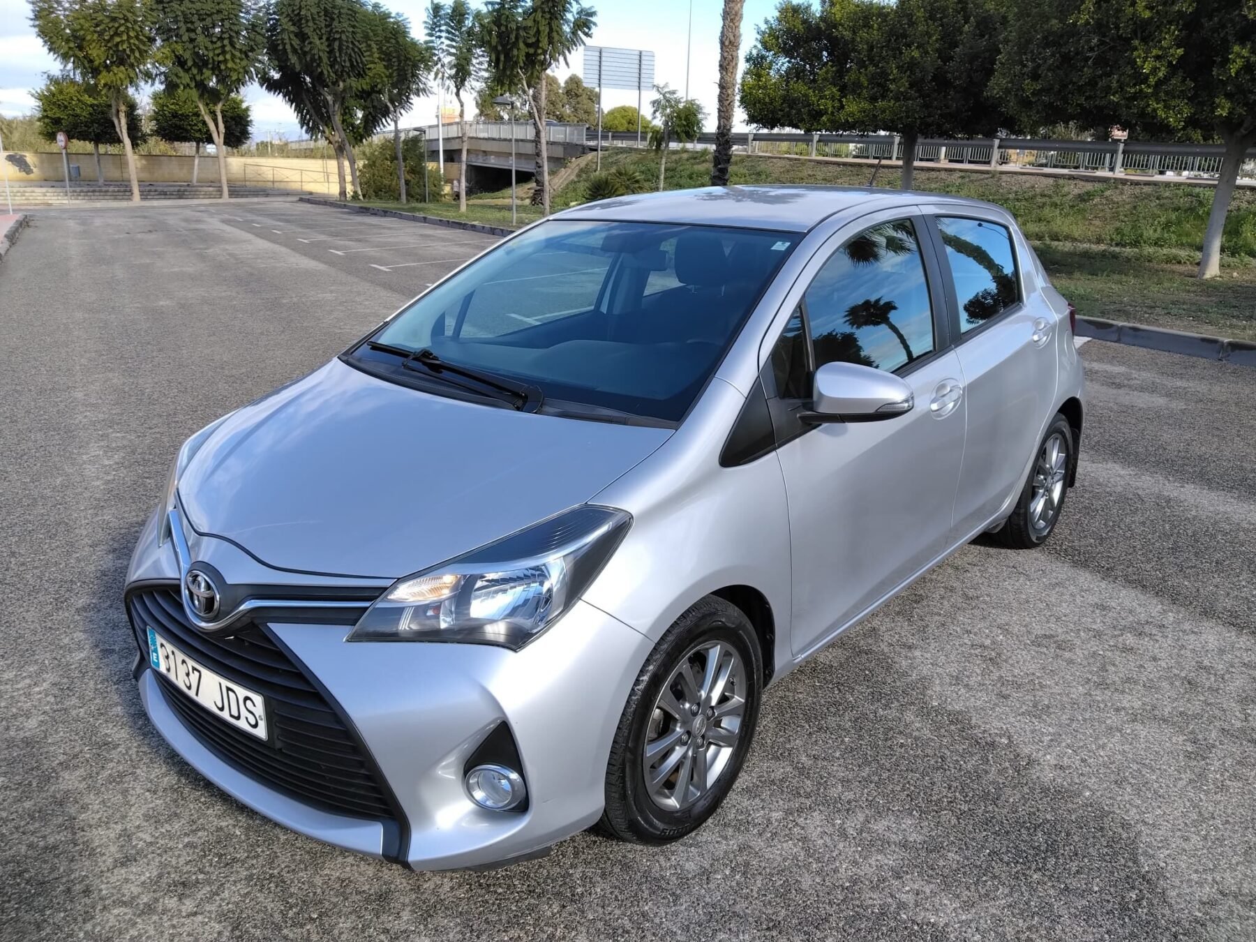 TOYOTA Yaris manual 2015
