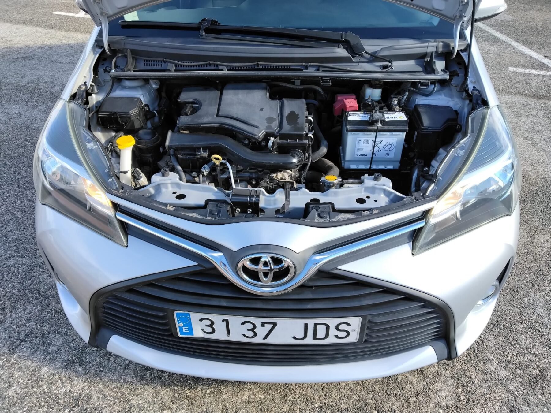 TOYOTA Yaris manual 2015