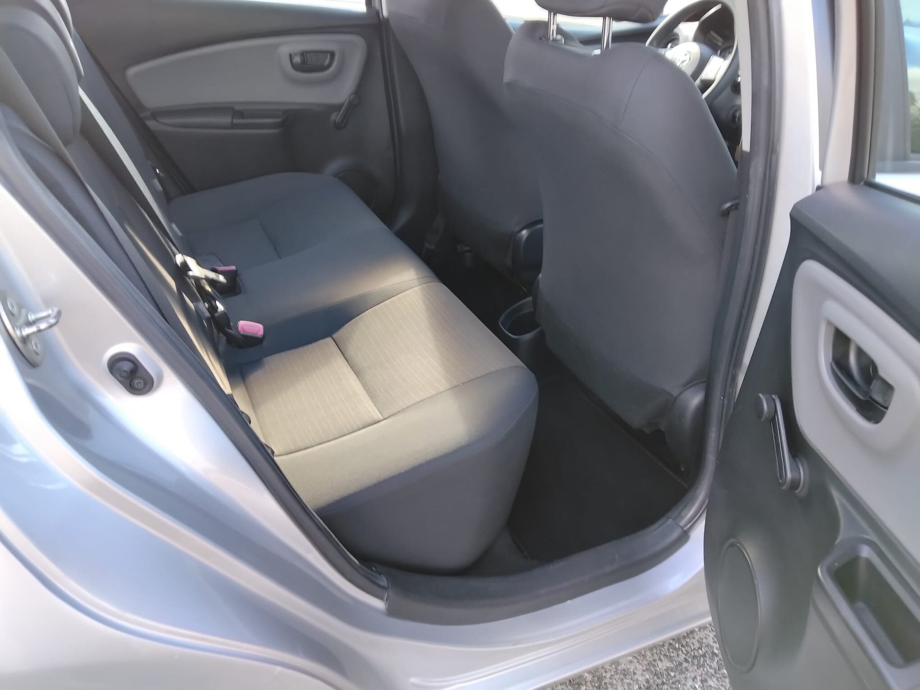 TOYOTA Yaris manual 2015