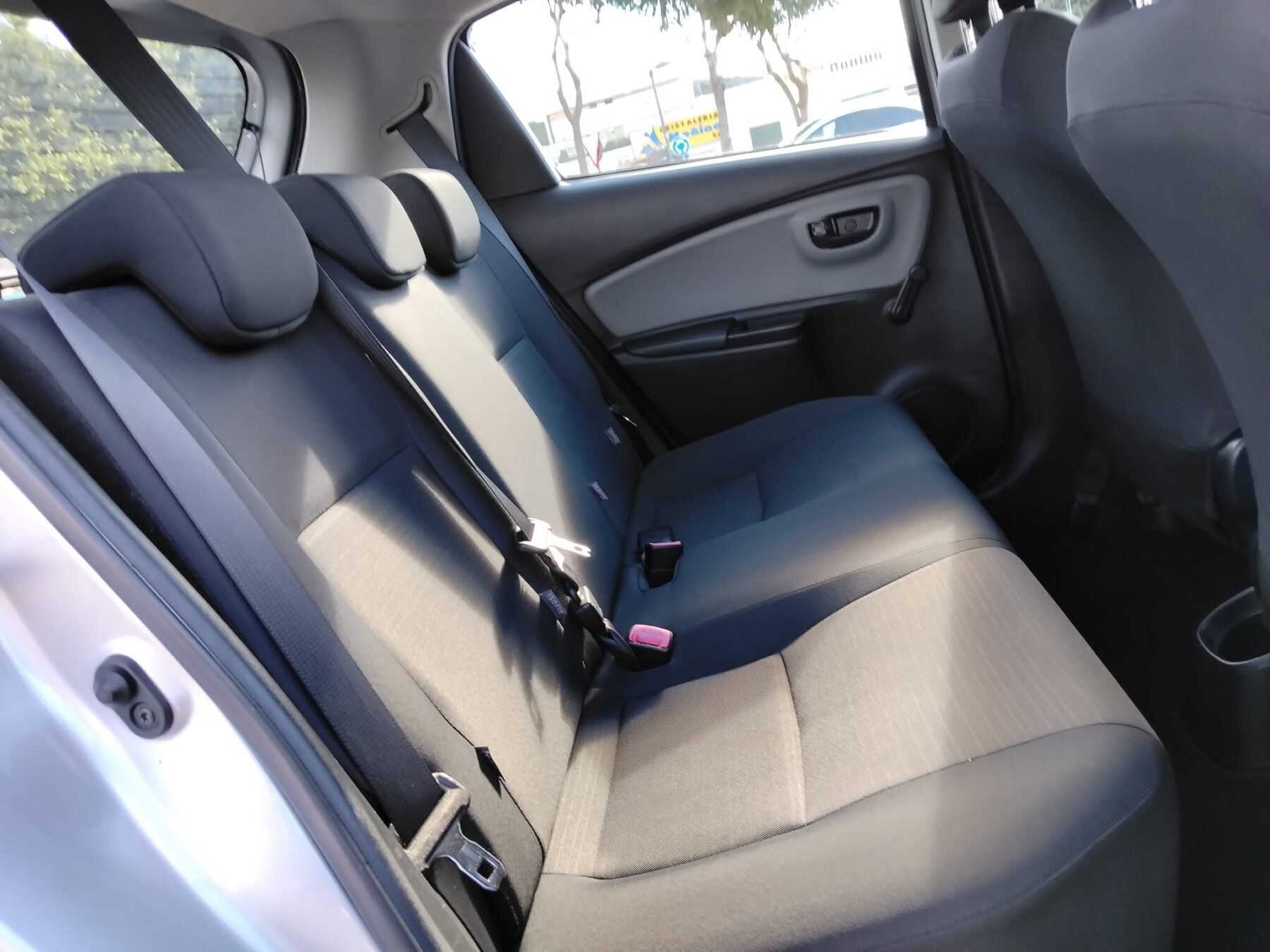 TOYOTA Yaris manual 2015