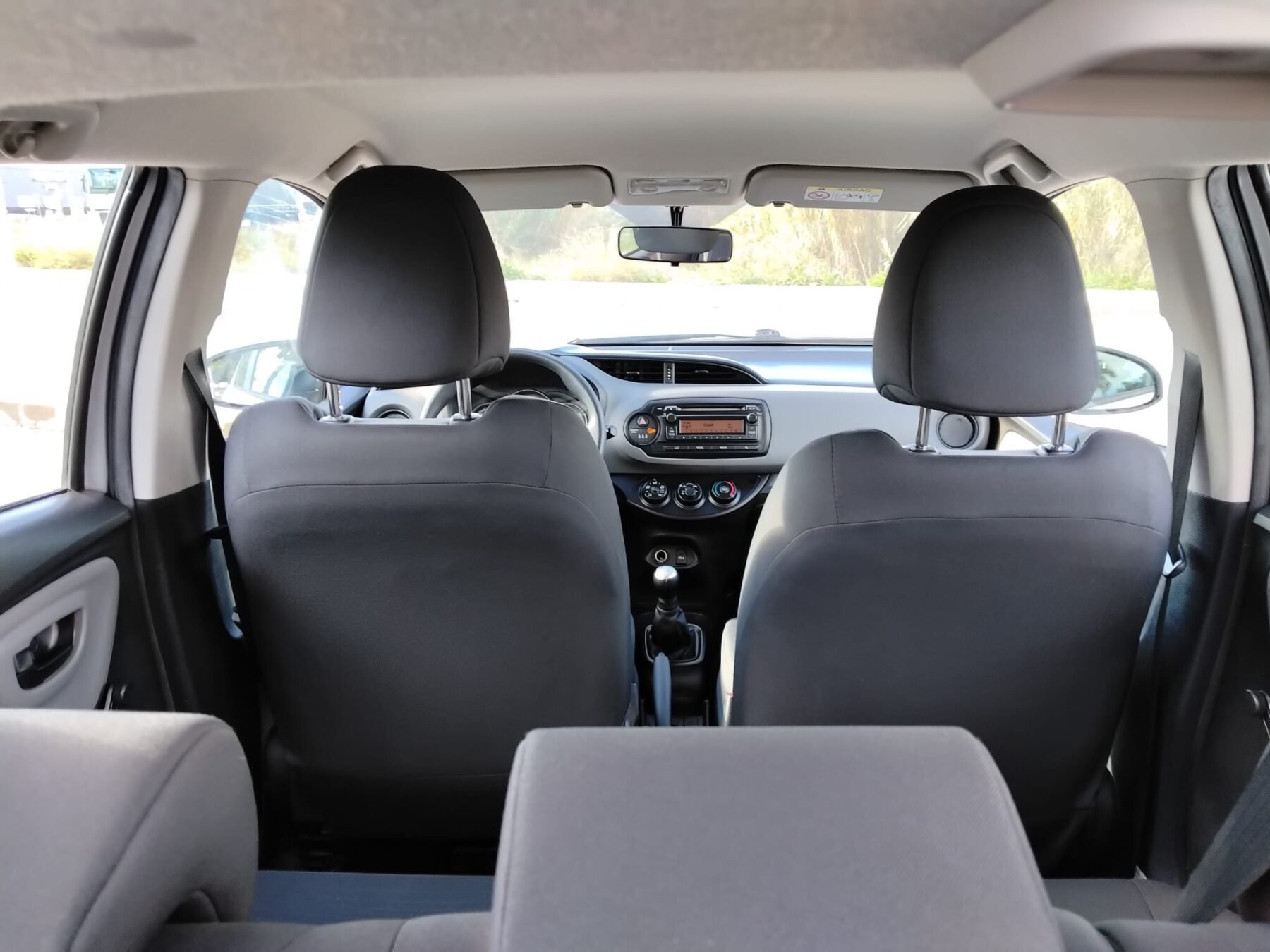 TOYOTA Yaris manual 2015