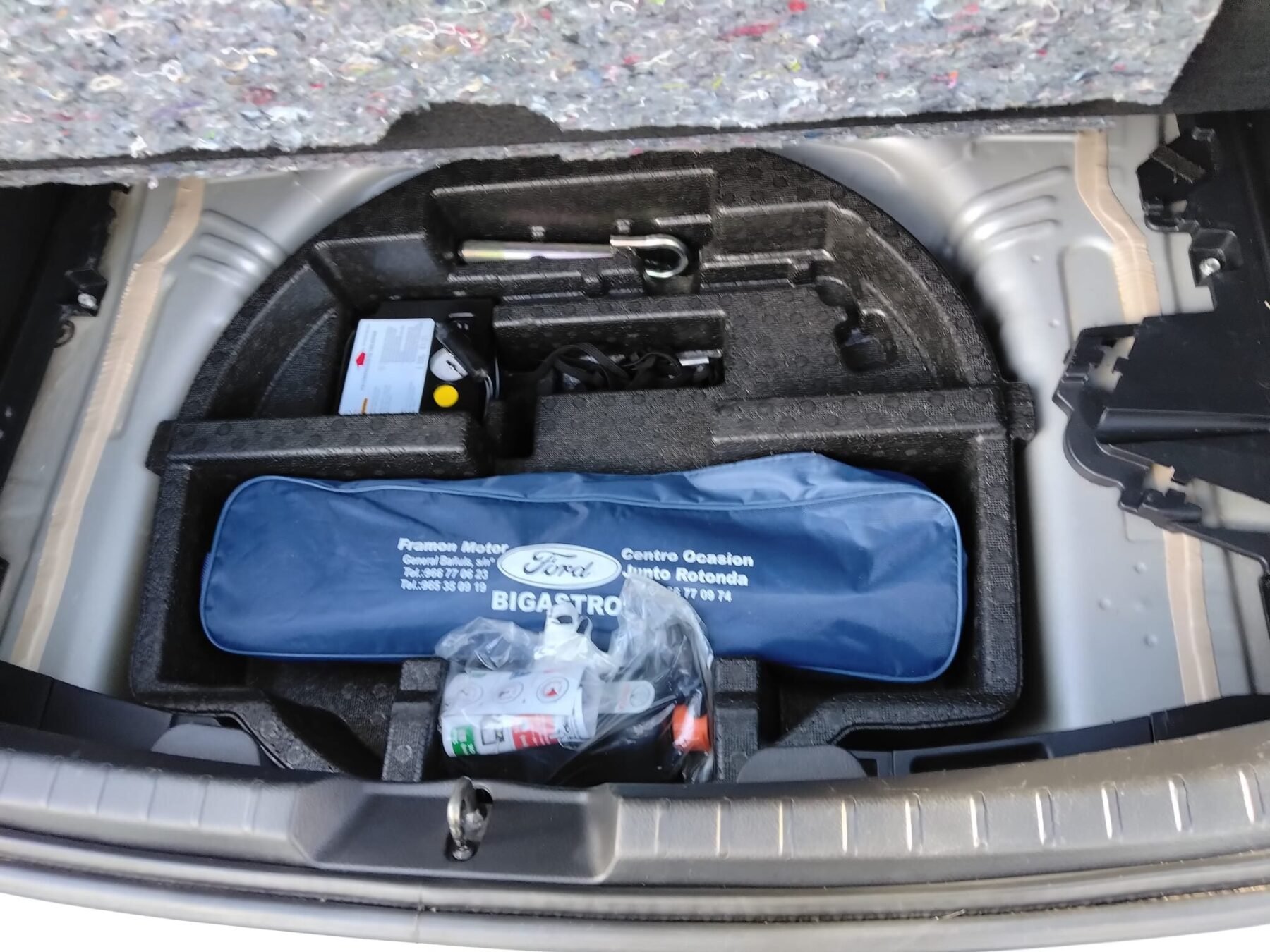 TOYOTA Yaris manual 2015