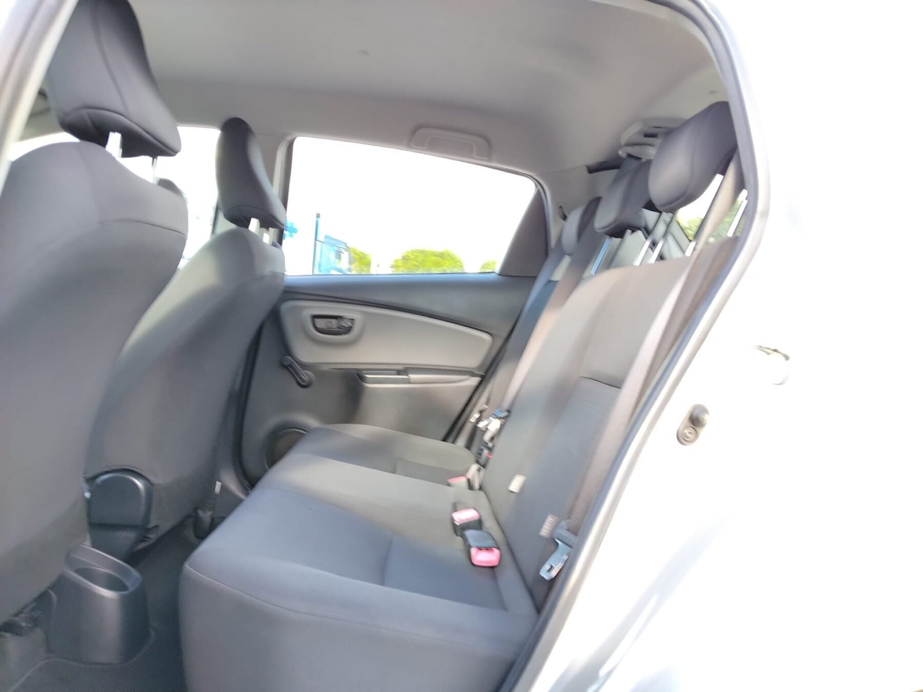 TOYOTA Yaris manual 2015