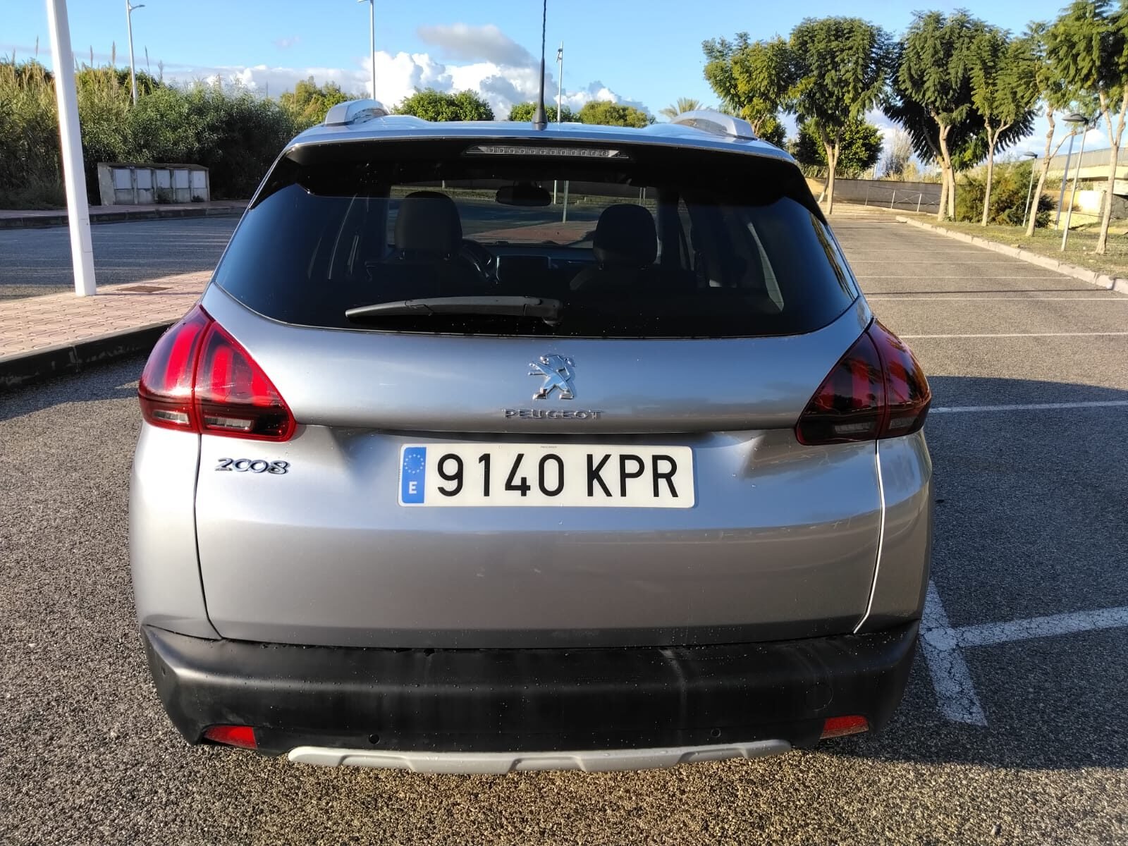 PEUGEOT 2008 Turbo gasolina automático 2018