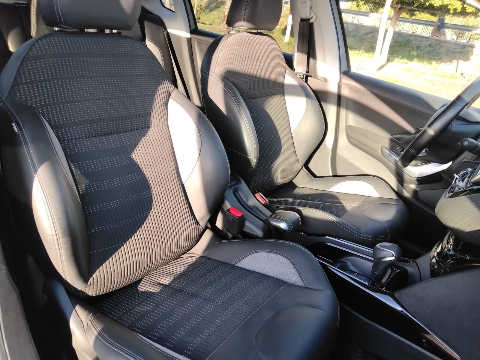 PEUGEOT 2008 Turbo gasolina automático 2018