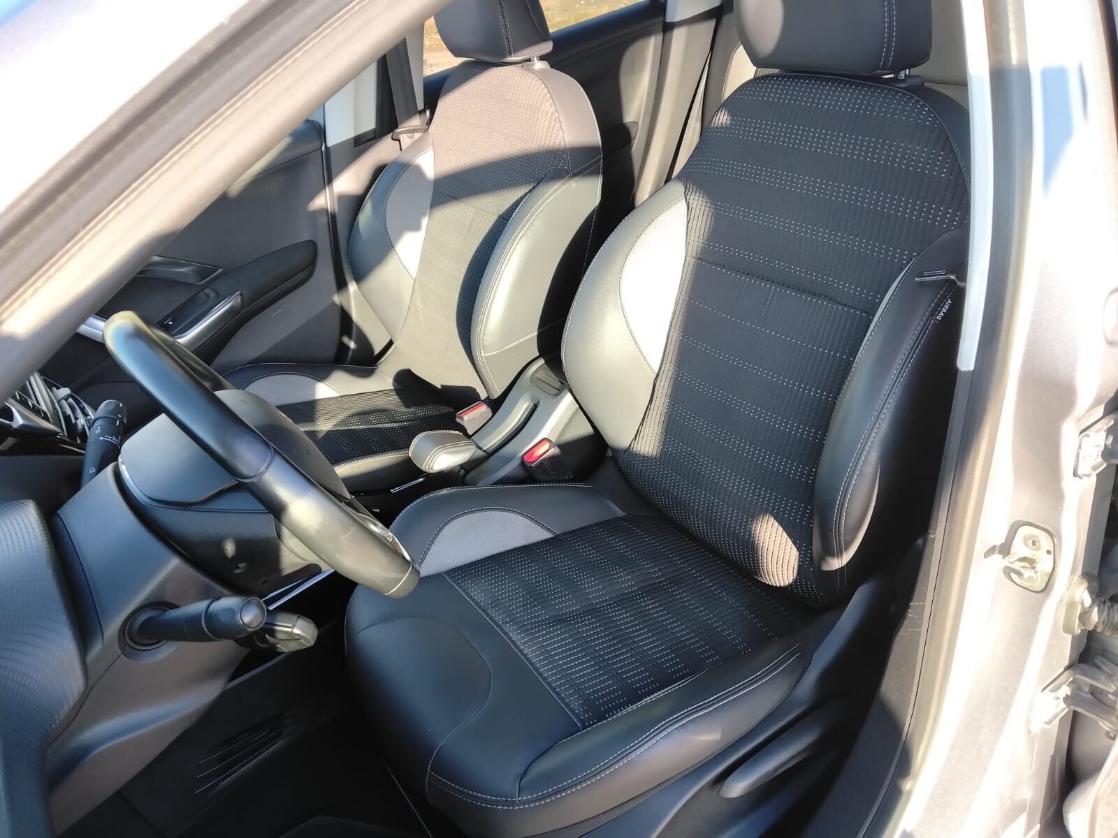 PEUGEOT 2008 Turbo gasolina automático 2018