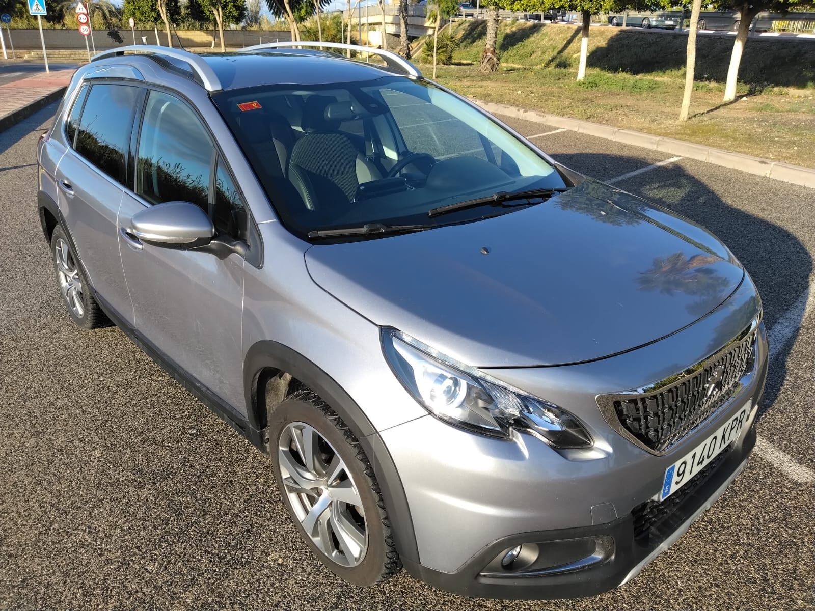 PEUGEOT 2008 Turbo gasolina automático 2018