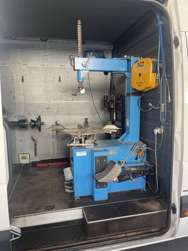 MERCEDES-BENZ Sprinter Furgón Taller Mecánico 516 CDI Automático