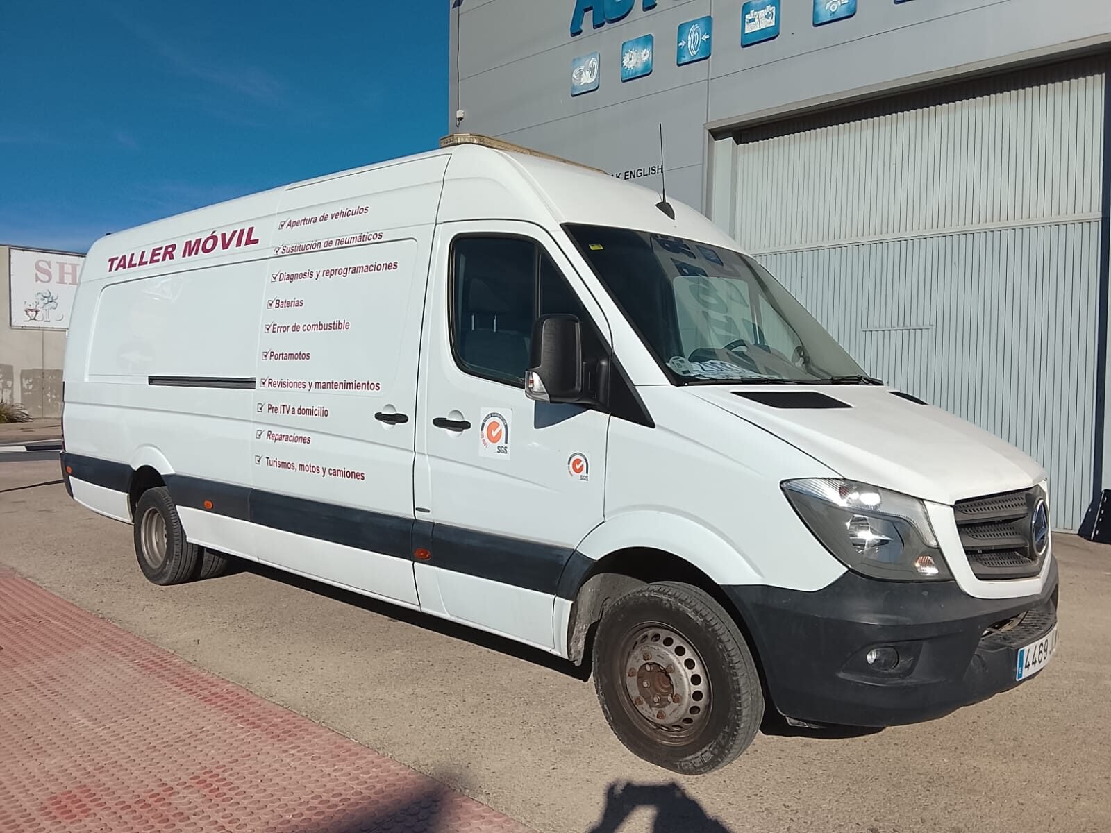 MERCEDES-BENZ Sprinter Furgón Taller Mecánico 516 CDI Automático