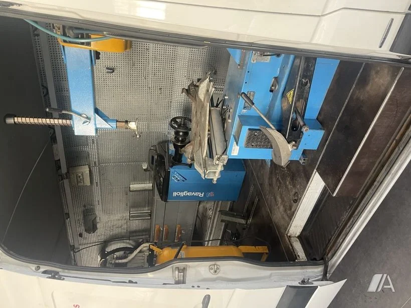 MERCEDES-BENZ Sprinter Furgón Taller Mecánico 516 CDI Automático