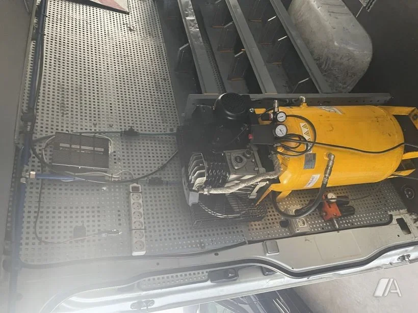 MERCEDES-BENZ Sprinter Furgón Taller Mecánico 516 CDI Automático