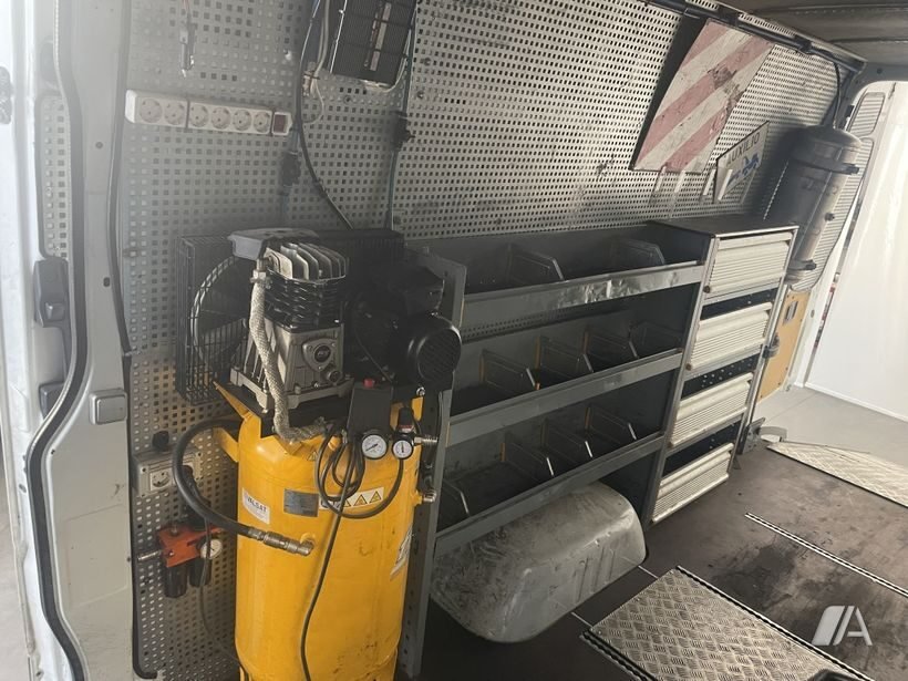 MERCEDES-BENZ Sprinter Furgón Taller Mecánico 516 CDI Automático