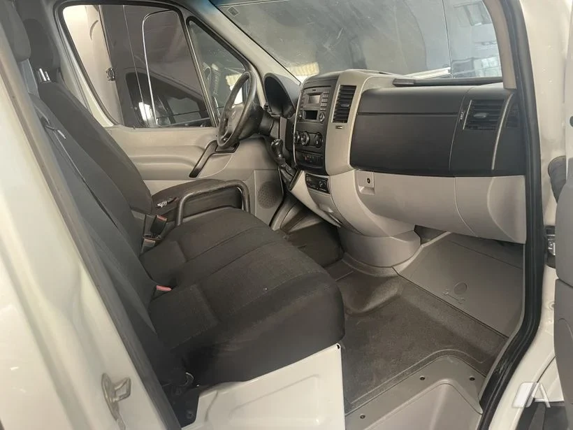 MERCEDES-BENZ Sprinter Furgón Taller Mecánico 516 CDI Automático