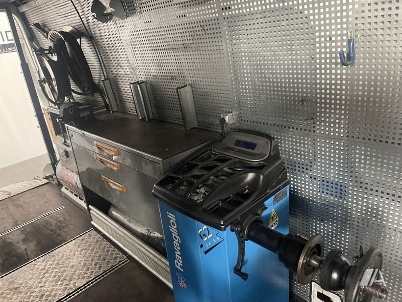 MERCEDES-BENZ Sprinter Furgón Taller Mecánico 516 CDI Automático