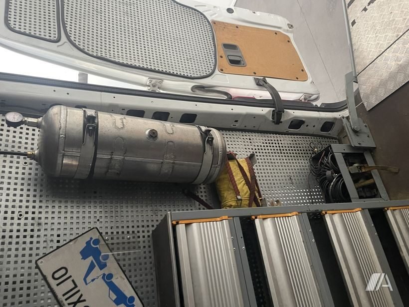 MERCEDES-BENZ Sprinter Furgón Taller Mecánico 516 CDI Automático