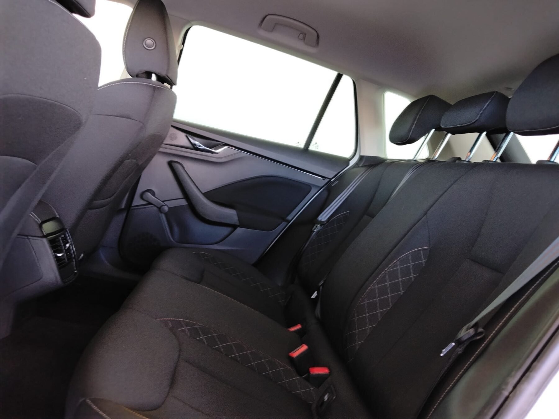 SKODA KAMIQ GASOLINA AUTOMÁTICO