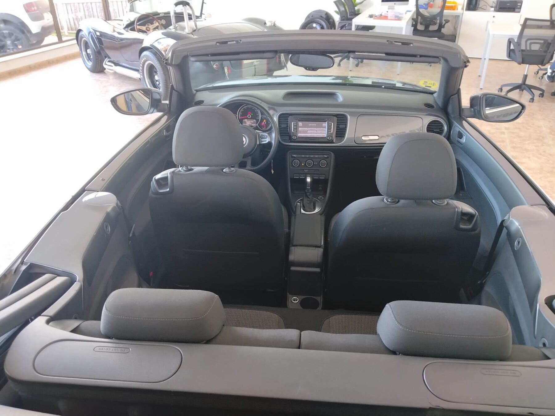 VOLKSWAGEN BEETLE CABRIO AUTOMÁTICO