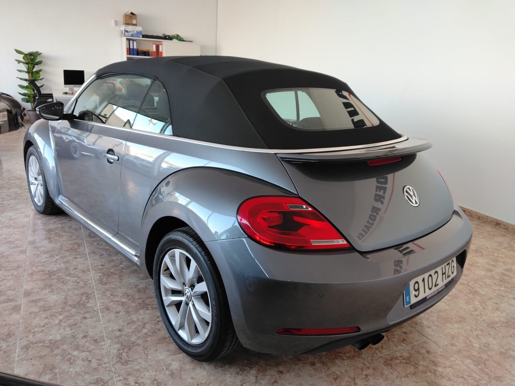 VOLKSWAGEN BEETLE CABRIO AUTOMÁTICO