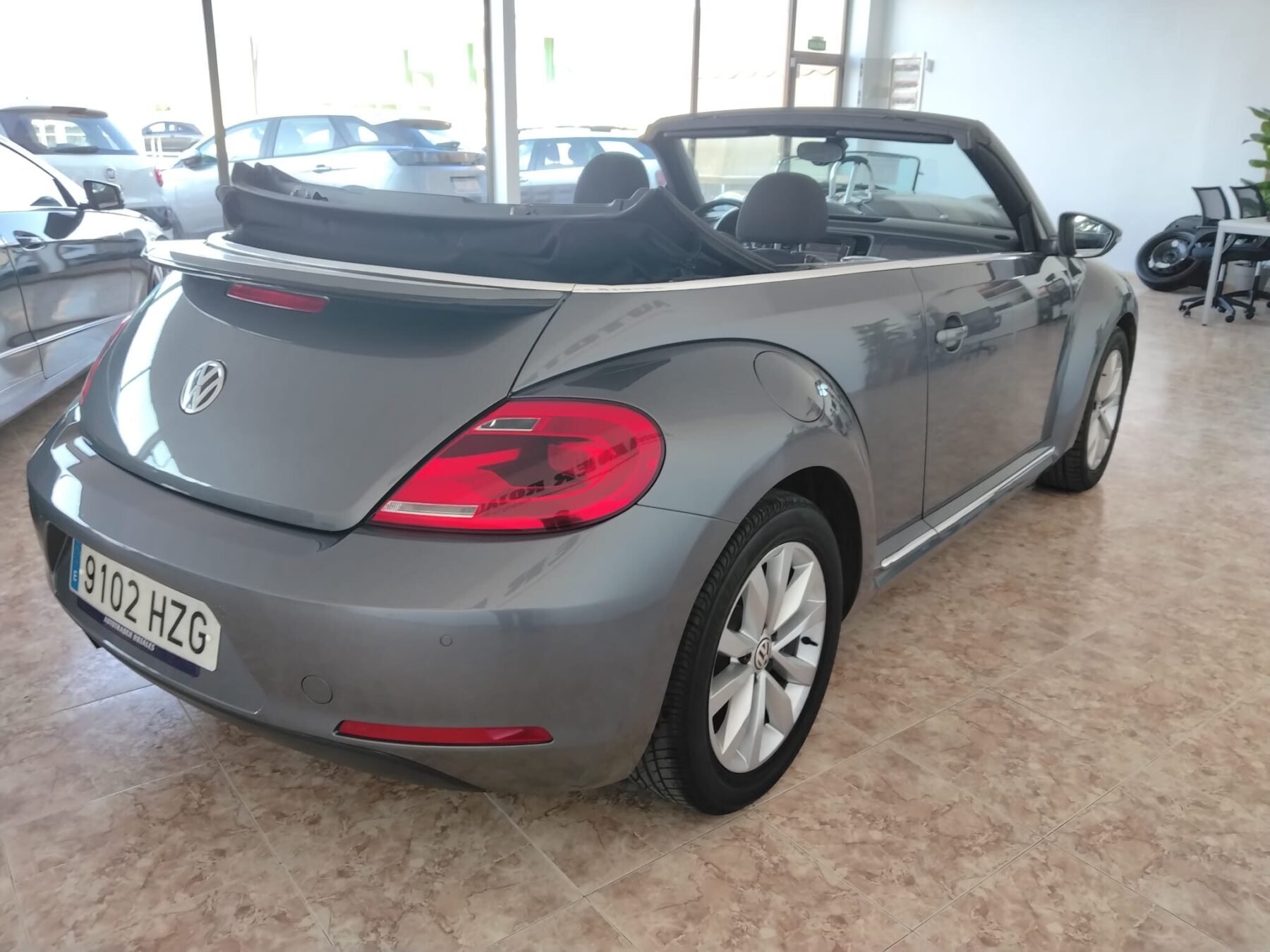 VOLKSWAGEN BEETLE CABRIO AUTOMÁTICO