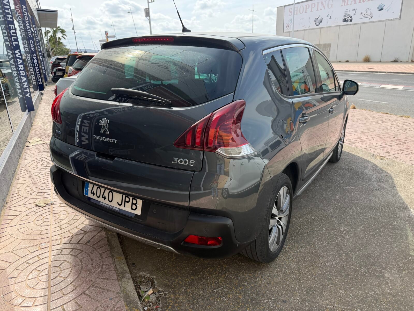 PEUGEOT 3008
