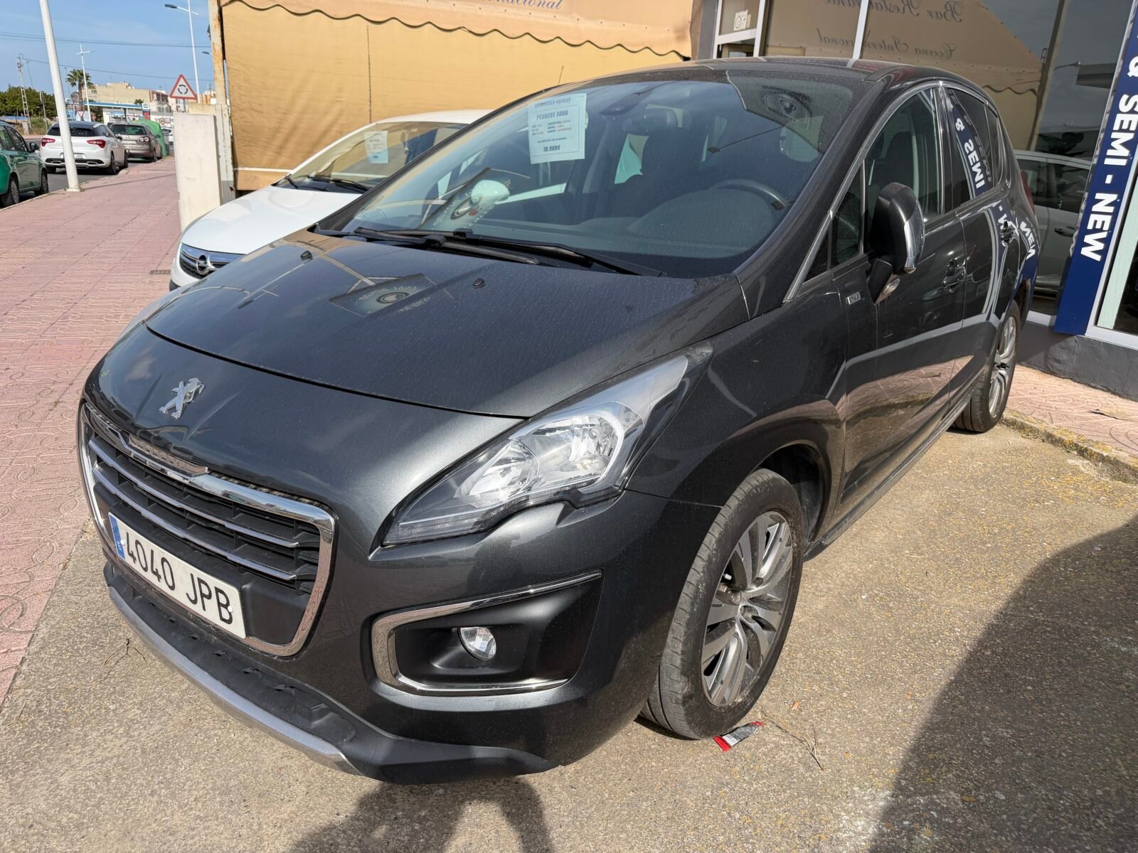 PEUGEOT 3008