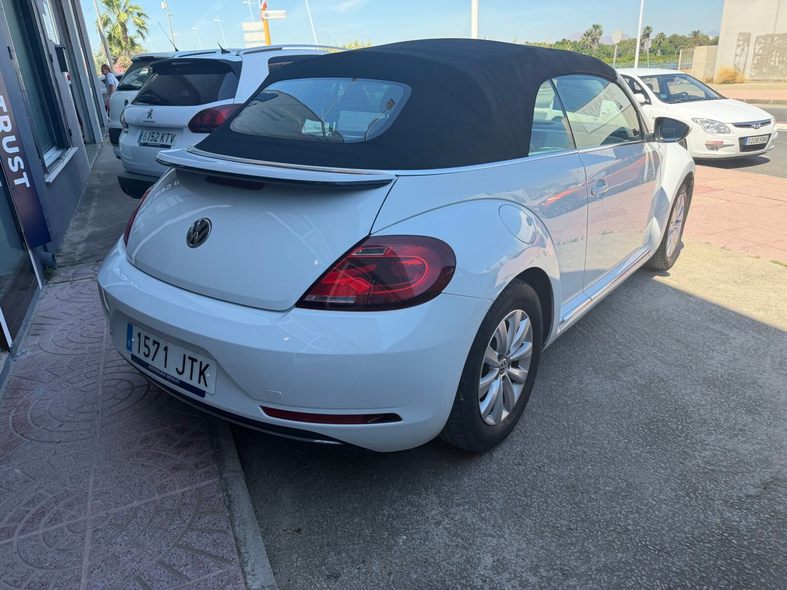 VOLKSWAGEN BEETLE CABRIO