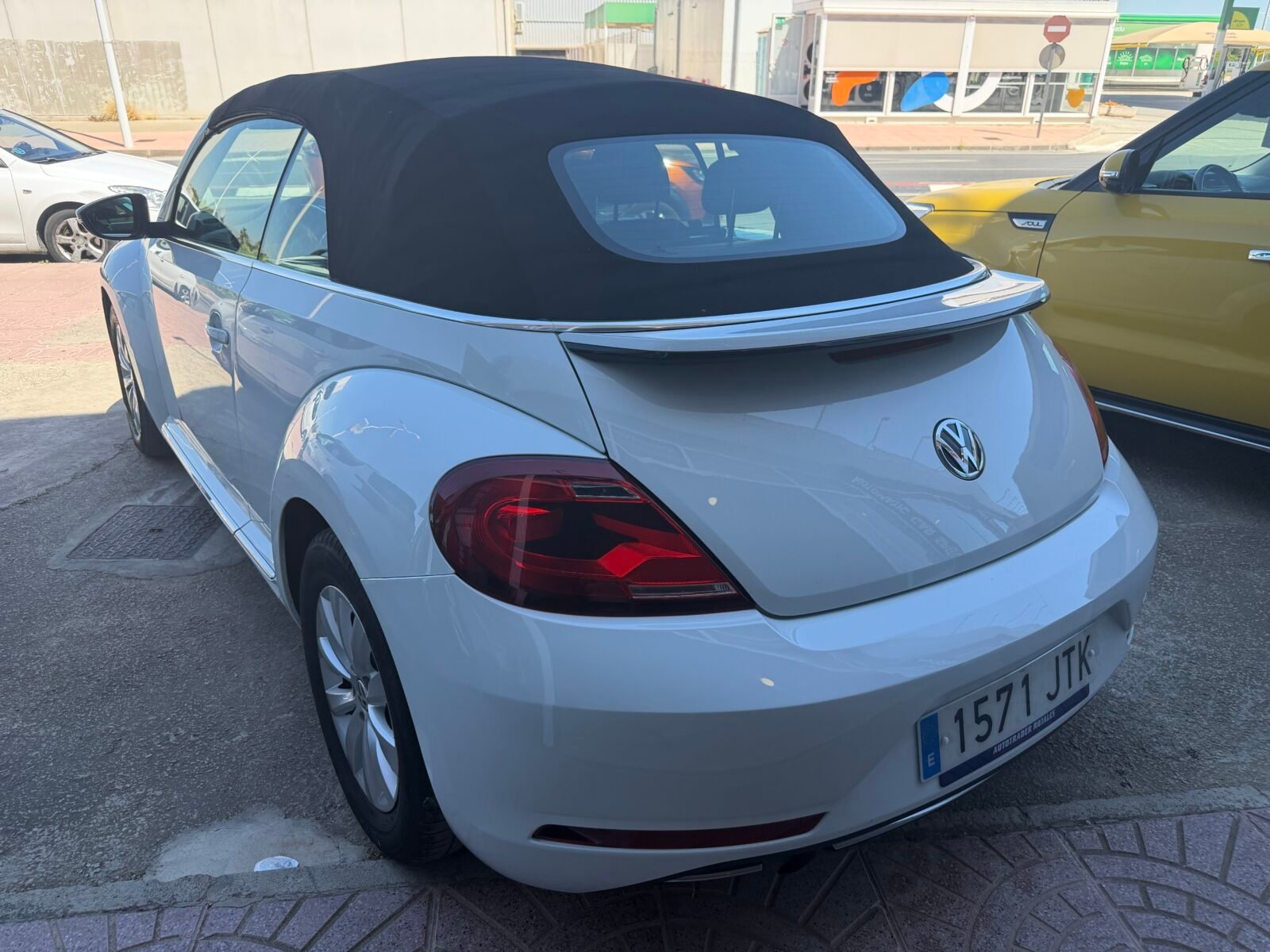 VOLKSWAGEN BEETLE CABRIO