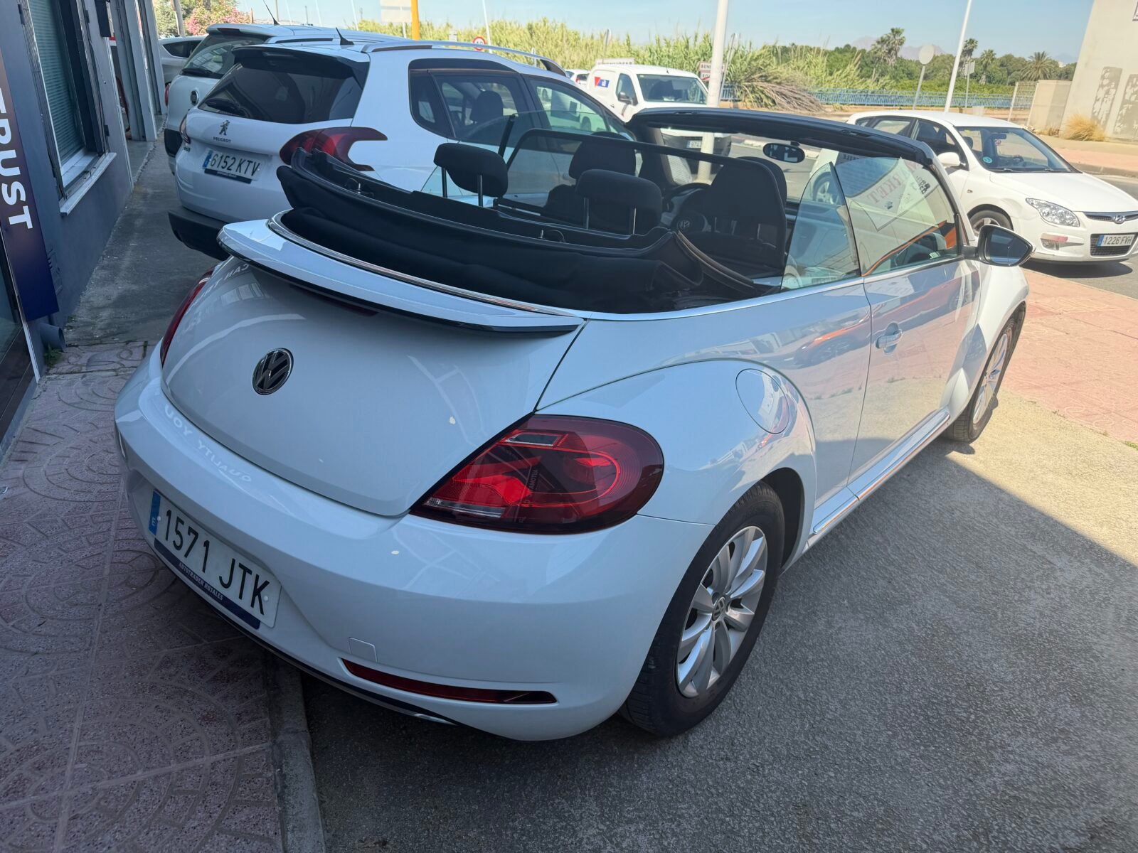 VOLKSWAGEN BEETLE CABRIO