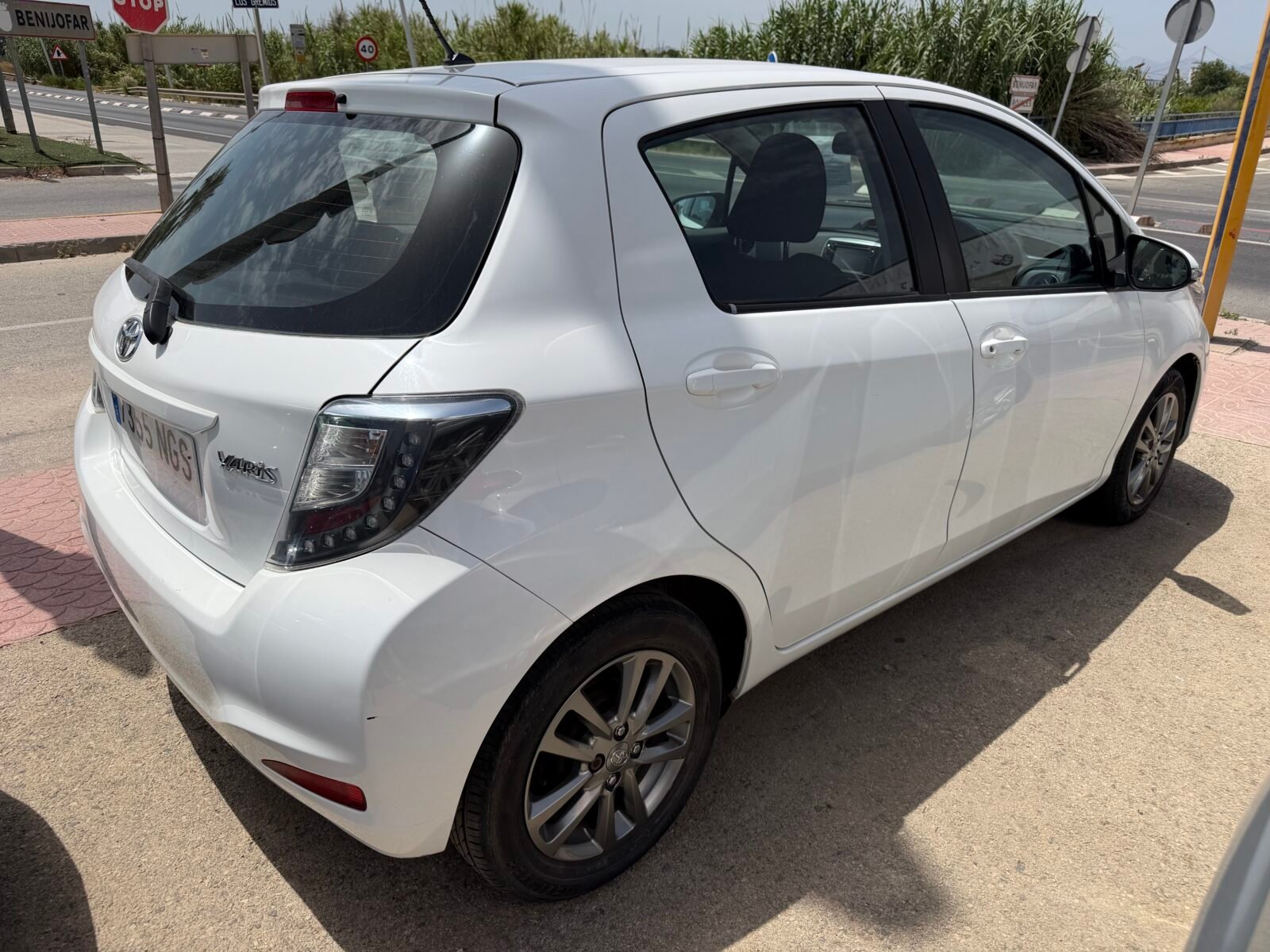 TOYOTA Yaris