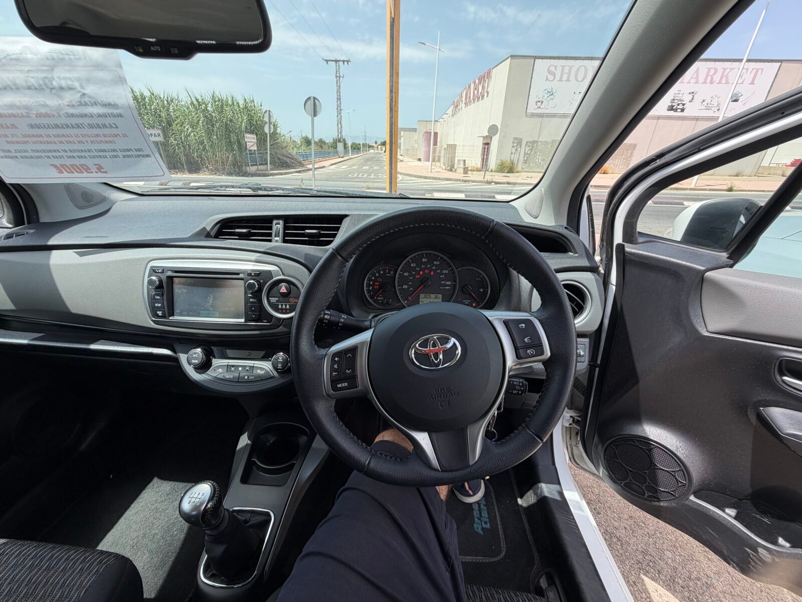 TOYOTA Yaris