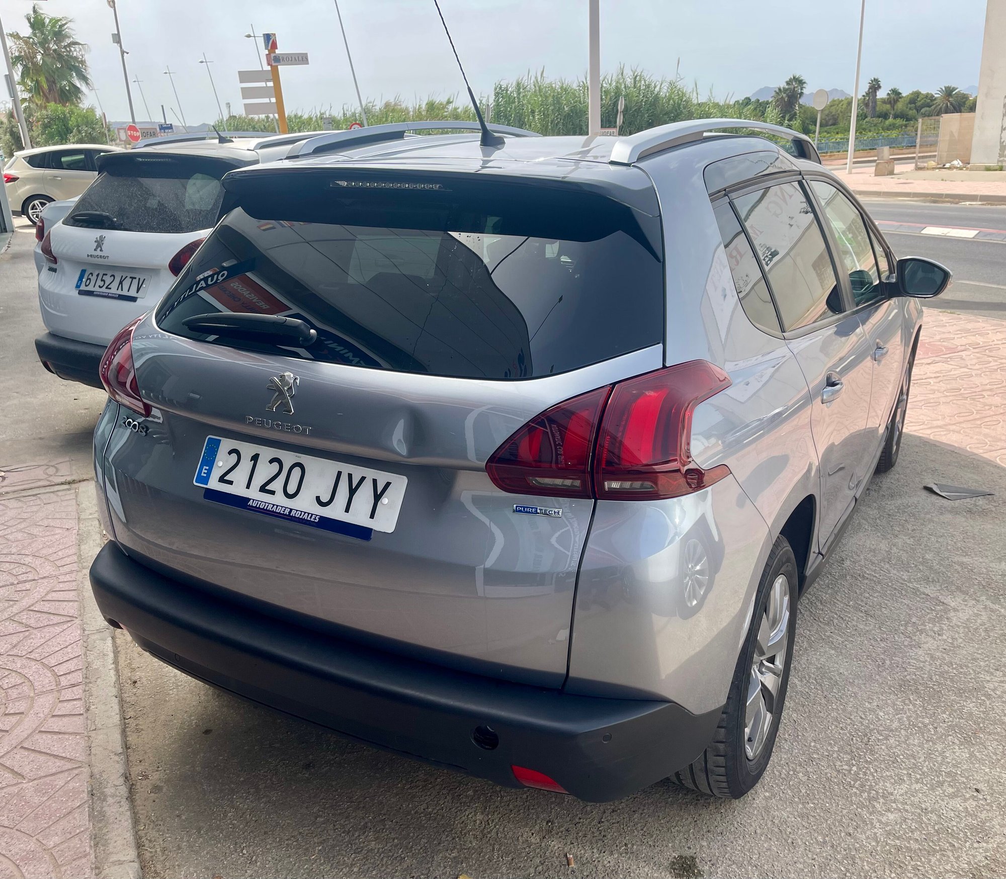 PEUGEOT 2008