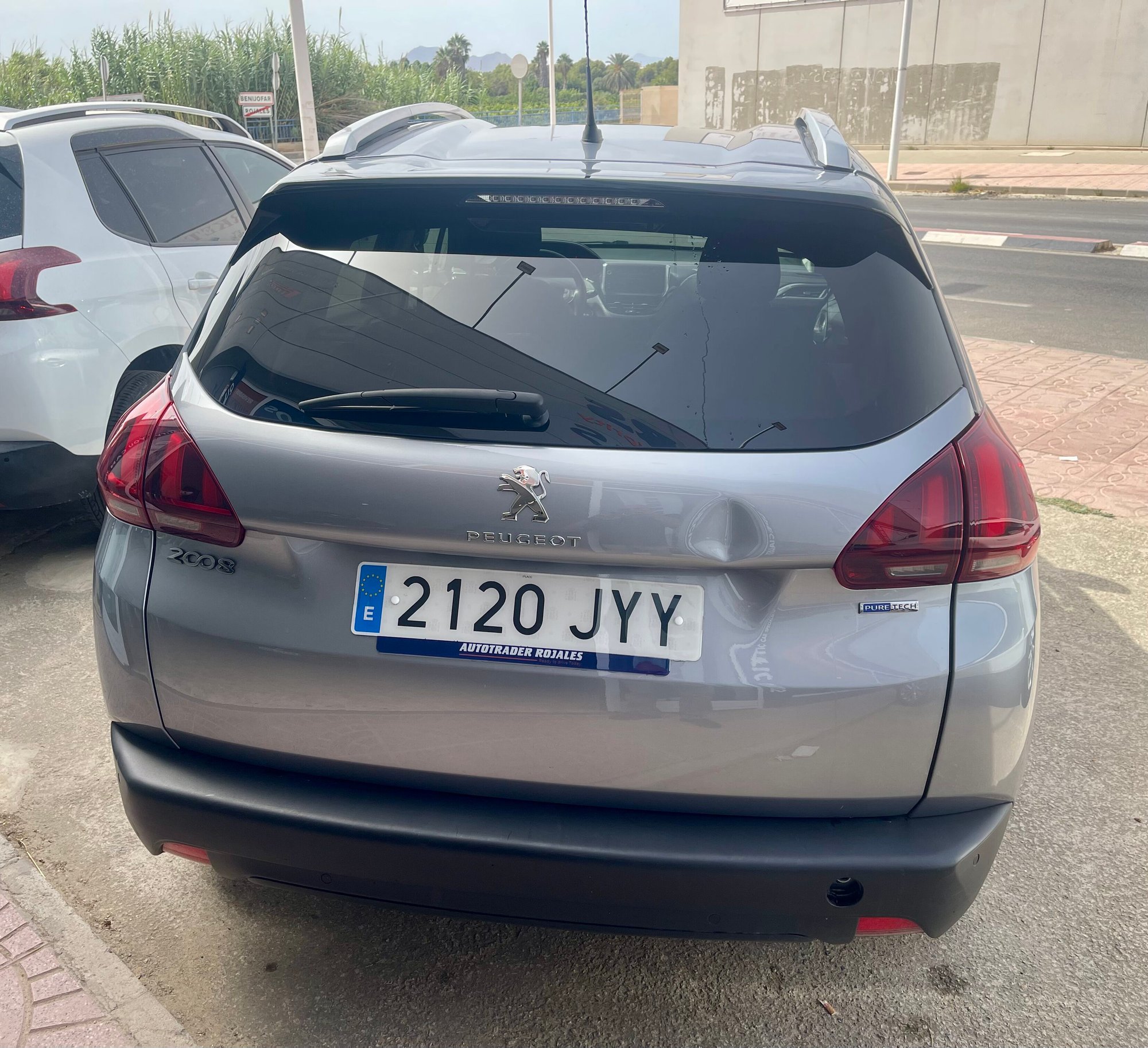 PEUGEOT 2008