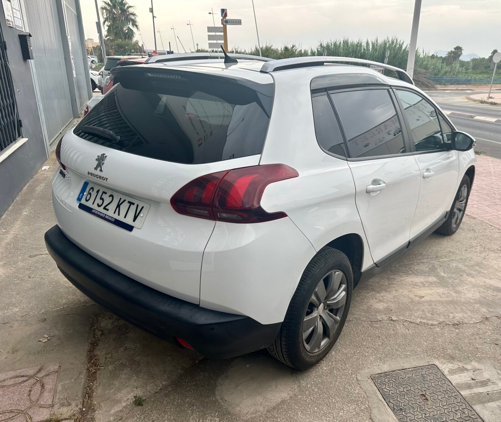 PEUGEOT 2008