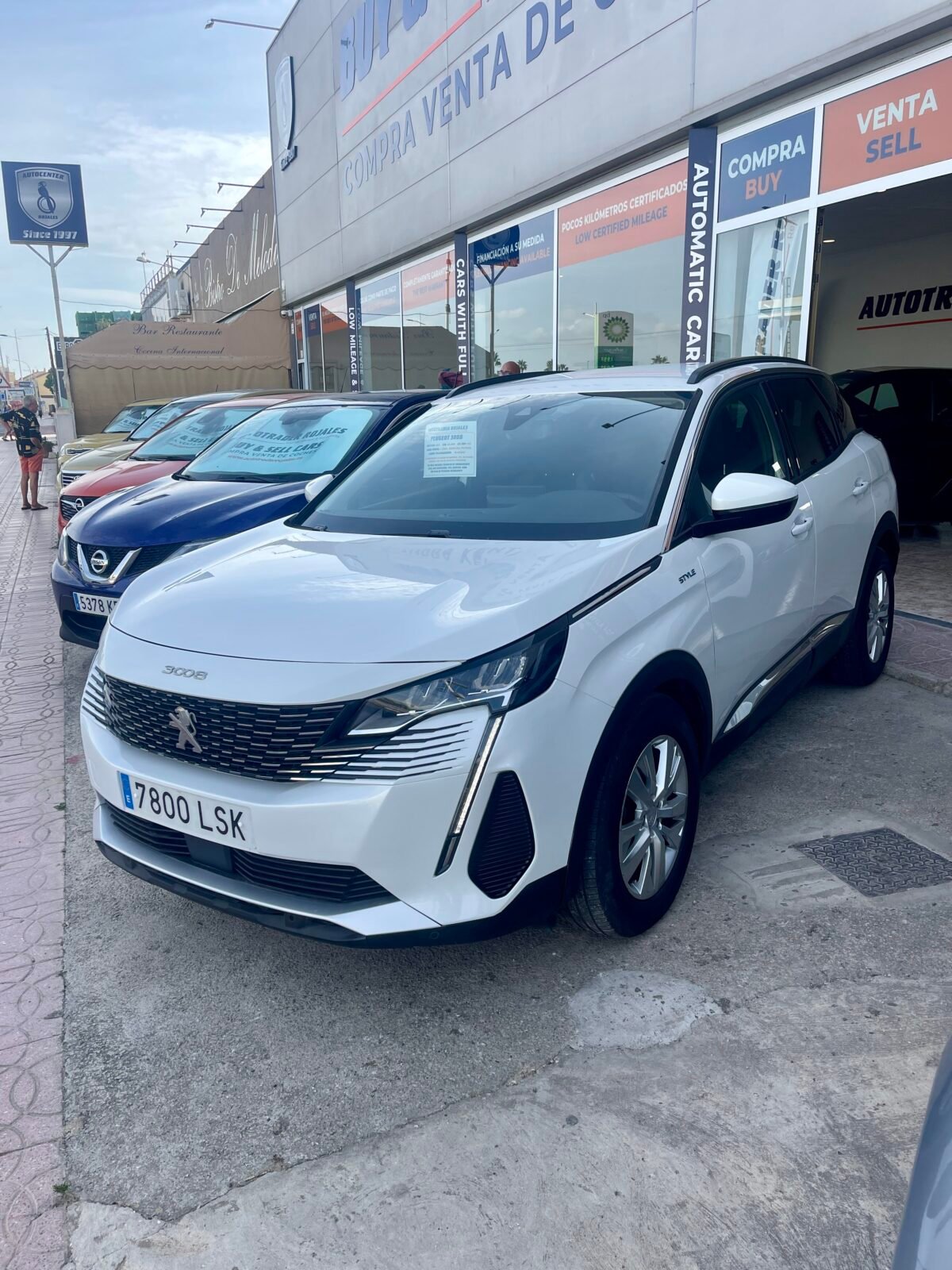 PEUGEOT 3008