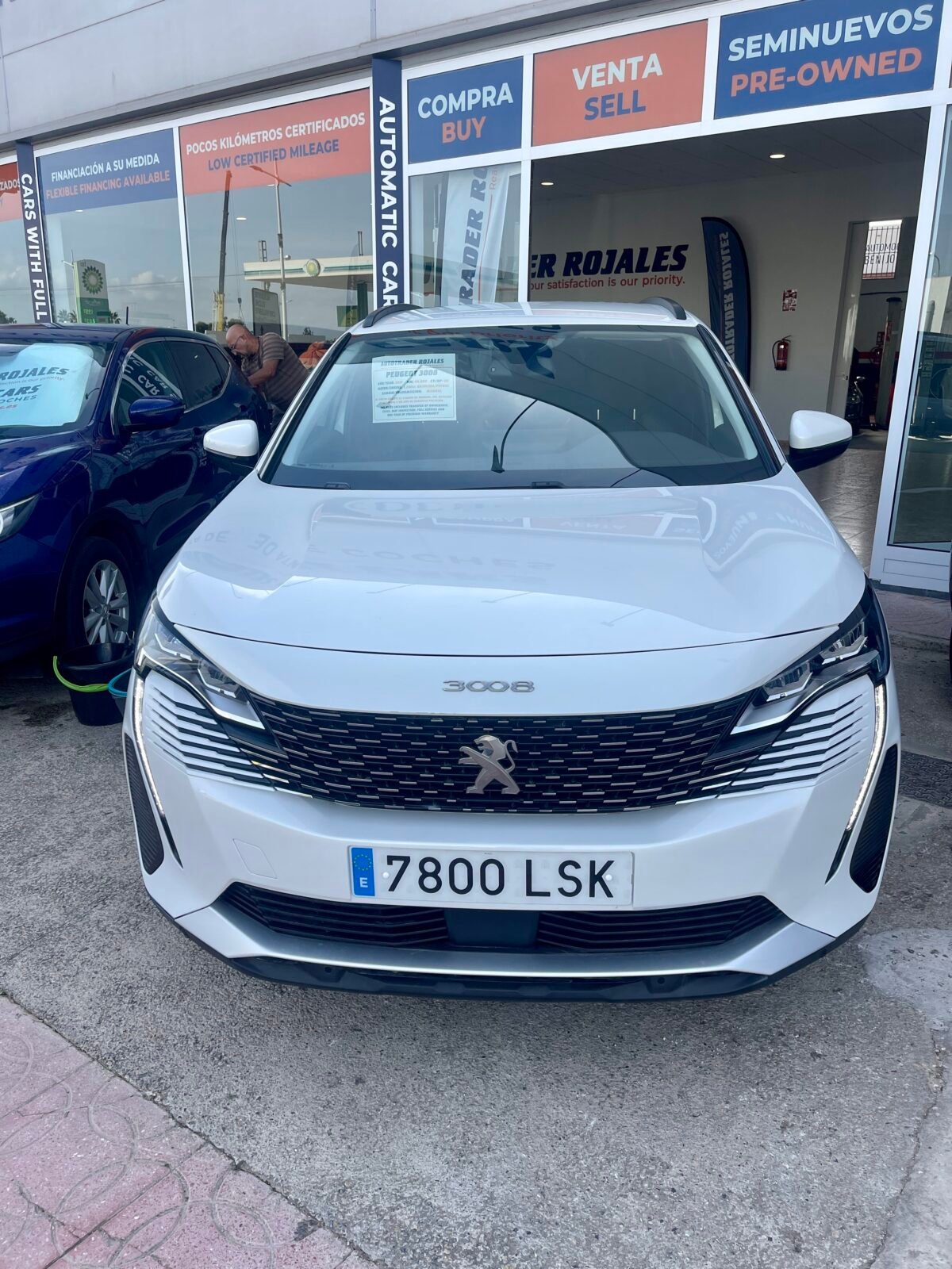 PEUGEOT 3008